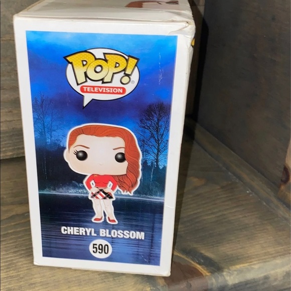 Funko Pop cheryl blossom #590 vinyl figurine - Picture 3 of 10
